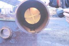 Inspecting seal by-pass while the tool is traveling through the pipeline