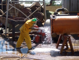 On site or yard cleaning of heat exchangers
